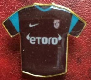 Pin metal - Voetbal / Footbal - Shirt (pin032) - Afbeelding 1 van 1