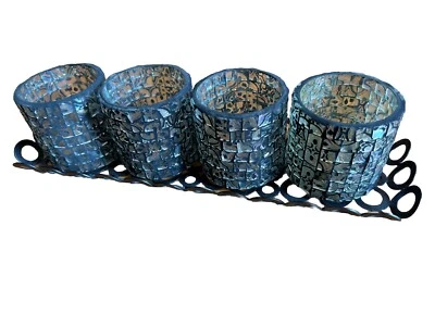 CANDELABRO DE HIERRO FORJADO NEGRO 4 SOPORTE DE VIDRIO IRR AZUL 14” CENTRO DE MESA LARGO Foto 1 de 4