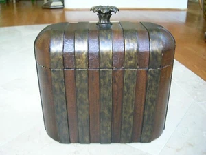 John Richard Wood Faux Croc and Bronze Inlay Decorative Dresser Box - Bild 1 von 9