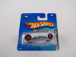 Van / Sports Car / Hot Wheels White Heat #G6835 #H34 - Picture 1 of 5