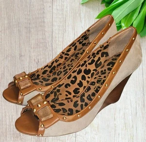 JESSICA SIMPSON Neeson Grey Kid Suede Open Toe Wedge Heels Shoes US 8.5 M - Picture 1 of 15