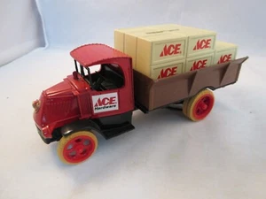 Ace Hardware 1926 Mack Bulldog Truck Bank with Crates ERTL, great cond - Picture 1 of 3