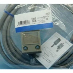 1PCS New Omron D4C-1229-P D4C1229P Limit Switch - Picture 1 of 1