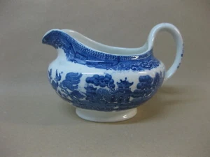Vintage Myott Son & Co Willow Pattern Jug / Gravy Boat / Sauce Boat Blue & White - Picture 1 of 12