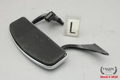 Harley Dyna Switchback 2012 estribo delantero izquierdo y montaje de soporte de montaje Foto 1 de 4