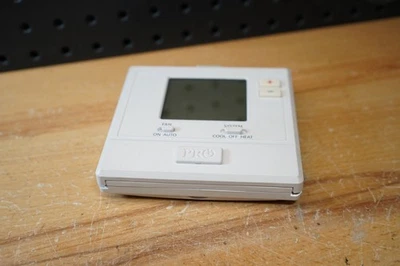 (B) Genuine Pro1 T701 Digital Non Programmable Thermostat Blue Screen Working - Image 1 of 4