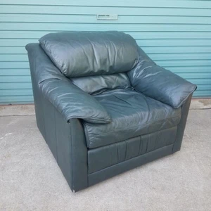 Vintage Moran single seat leather lounge chair - Picture 1 of 10