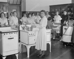 Girls Home Economics Class 1930s 8x10 Reprint Of Old Photo - Picture 1 of 1