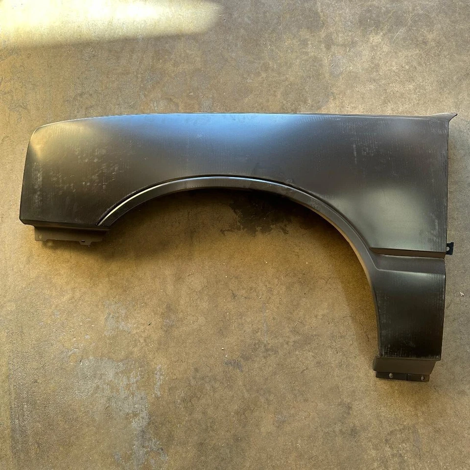 LH (driver side) FENDER. 81-87  ISUZU PU. 81-82 CHEVY LUV Foto 1 de 1
