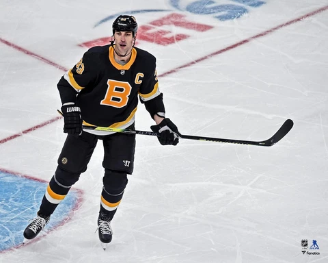 Zdeno Chara Boston Bruins Unsigned Alternate Jersey Skating 16" x 20" Photo Cover