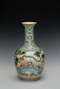 Superb Chinese Qing Qianlong Period Famille Rose Boys in Parade Porcelain Vase - Picture 1 of 12