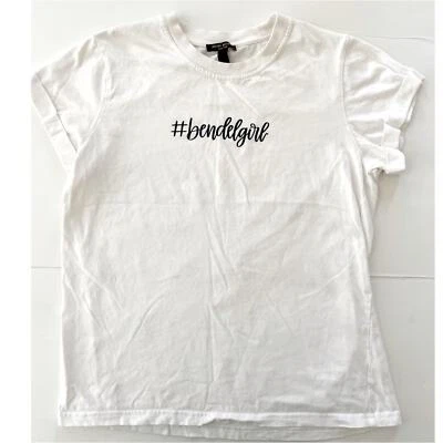 Camiseta Henri Bendel Para Mujer Talla S Blanca Estampado "#bendelgirl" Mangas Cortas Foto 1 de 4