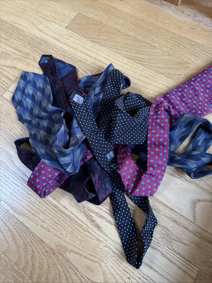 Lote de cuatro corbatas Barney’s Foto 1 de 4