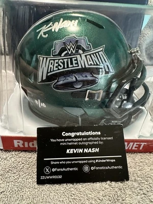 Minicasco firmado por Kevin Nash Wrestlemania 40/10 certificados por fanáticos automáticos Foto 1 de 3
