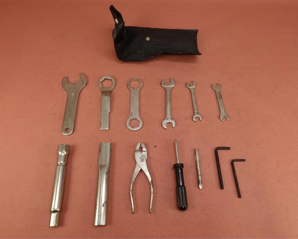 Juego de bolsa de herramientas Yamaha Road Star XV1700 2004-2007 Foto 1 de 4