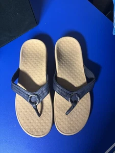 Vionic Size 11 Women’s Leather Navy Blue Aloe Flip Flops Nice - Picture 1 of 6