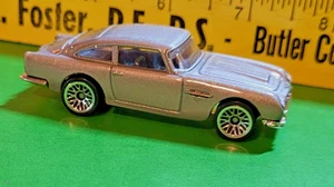 HOT WHEELS ASTON-MARTIN DB-5 JAMES BOND GOLDFINGER CAR...LOOSE... - Picture 1 of 5