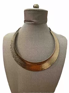 Collar de metal martillado tono dorado joyería de moda - Imagen 1 de 11