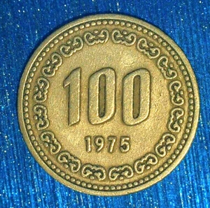 WORLD COIN SALE-1975 SOUTH KOREA 100 WON-COPPER NICKEL COIN KM# 9 - Picture 1 of 3