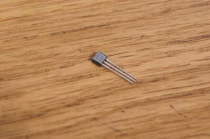 Transistor ZTXXXX - Ubicación: EQ-66-19 - Imagen 1 de 17