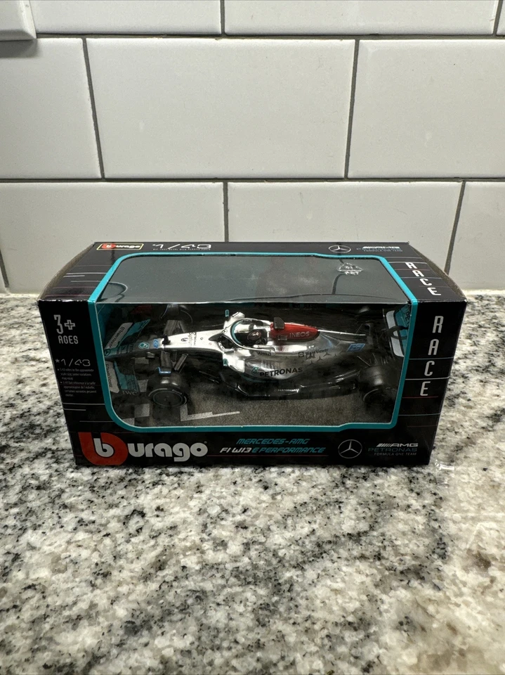 #63 George Russell Petronas AMG Mercedes Formula 1 Race Car Burago 1/43 Diecast