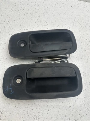 2003-2009 GMC C6500 Topkick Exterior Door Handles Driver&Passenger Side Pair Foto 1 de 4