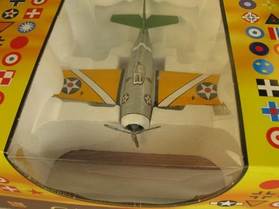 Carrusel1 F4F-3 #6182 Teniente Charles Escudos "Viento" "Destripadores Rojos" USS Ranger Foto 1 de 3