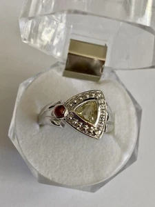 yellow topaz center stone & garnet stone sterling silver ring - Picture 1 of 3