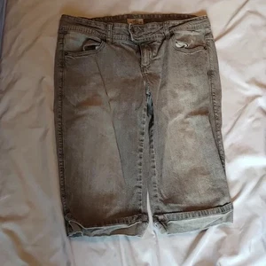 Gray Capris Girl's Size 9 wear it declare it - Picture 1 of 6