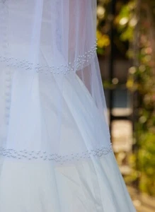 2 Tier  Veil With Pearls Trim Edge Fingertip Bridal Veils With Comb - Picture 1 of 4