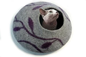 Handmade Felted Cat Cave - Modern Pet Bed - Wool Cat House - Gifts From Nepal - Picture 1 of 6