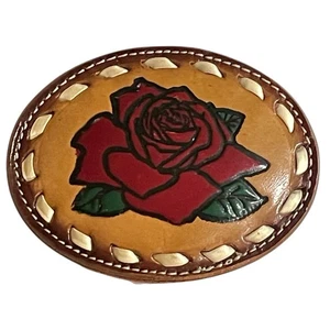 Vintage ovale rote Rose verzierte Leder Gürtelschnalle von Texas Manufacturing Made USA - Bild 1 von 7