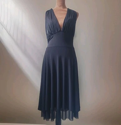 Vestido Babydoll Charlotte Russe Y2K Negro Halter Capas Elastizado Capricho Foto 1 de 4