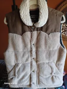 Men's True Grit faux sherpa and suede vest size medium New w/o tags - Picture 1 of 3