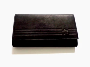 HJP Geldbörse HIBISCUS Leder 17 x 10 cm Schwarz - Bild 1 von 3