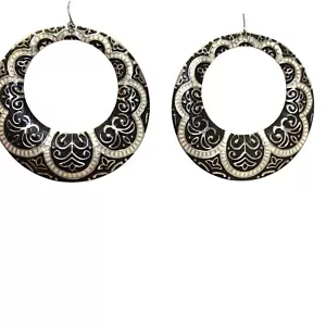 Pendientes Vintage Negro Blanco Plata Aro Repujado Lata Cuelga Gancho Gota Joyería - Imagen 1 de 9