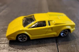 Vintage 1997 Hot Wheels Lamborghini Countach Yellow Loose 1:64 Free Combined Sh - Picture 1 of 6