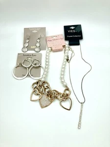 Hermoso Lote de Joyas Cardadas - Collares y Pendientes Vieste JCP Venta al por menor Más de $32 - Imagen 1 de 2