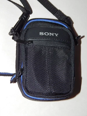 Original Sony Cybershot DSC-W830 carrying case with strap, belt loop pockets - Image 1 of 4