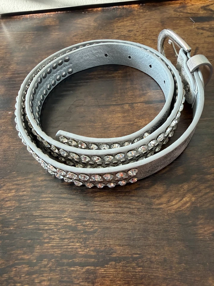 Cinturón Morgan by Morgan de Toi estrás tachonado plateado maximalismo medio Y2K Foto 1 de 4