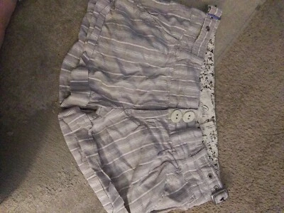 Pantalones cortos de mezclilla Guess talla 24 Foto 1 de 4