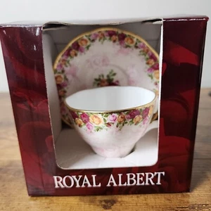 Royal Albert Old Country Roses Teacup & Saucer Set Bone China Vtg Peach Damas - Picture 1 of 4