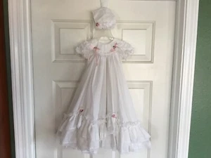 VTG Baby Girl Mini World Dress Newborn White Ruffles Lace Swiss Dot W/Bonnet - Picture 1 of 12