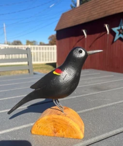 JIM SLACK handgeschnitzt & bemalt ROT GEFLÜGELTE AMSEL VOGEL Lockvogel Schnitzer - Bild 1 von 5