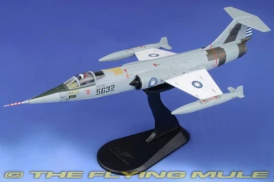 Hobby Master 1:72 RF-104G Stargazer ROCAF #5632 - Image 1 of 4