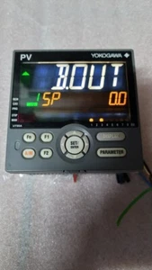 Controlador indicador digital de temperatura Yokogawa UT55A - Imagen 1 de 7