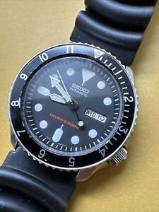 Seiko Sports Automatic Diver Black Dial SKX007 Rubber Men's Watch Case 42 mm