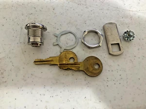 3/4 Zoll Durchmesser Nockenschloss gleichschließend (2 EA) 5/8 Zoll lang - Bild 1 von 3