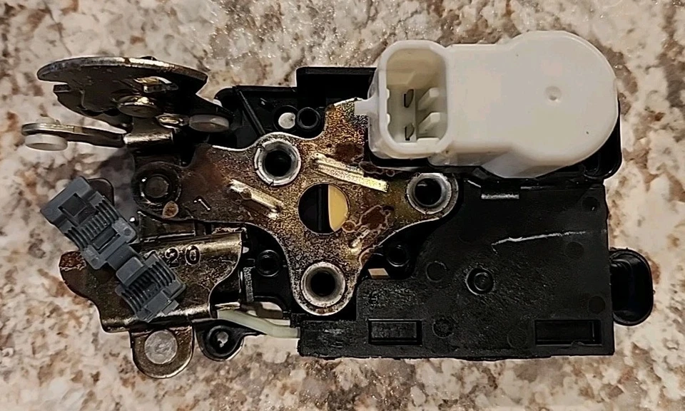 全新通用 16634795 1996 - 1998 别克 Oldsmobile 左前门锁闩锁执行器 — 第 1/3 张图片