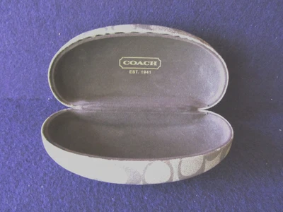 Estuche de gafas/gafas de sol COACH Signature monograma marrón con cubierta dura usado Foto 1 de 4